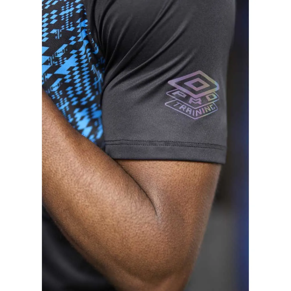 UMBRO Pro Training Graphic Short Sleeve T-Shirt 8 UMBRO Pro Training Graphic Short Sleeve T-Shirt - Image 8